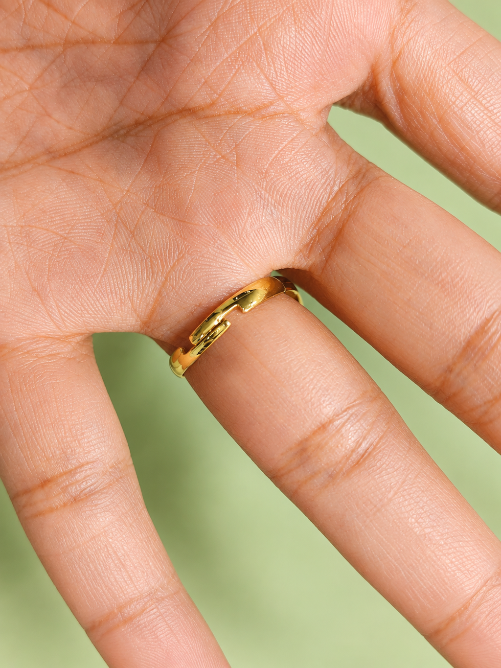 Adjustable Enamel Fan Leaf Finger Ring for Women | Gold-Tone Statement Ring